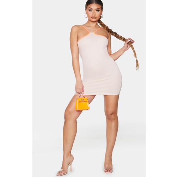 PrettyLittleThing bodycon dress - Picture 2 of 5